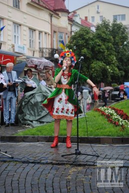 У Мукачеві до Дня Незалежності пройшов традиційний Парад вишиванок (ФОТОРЕПОРТАЖ) – 03