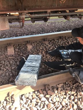 У вантажному потязі виявили масштабну партію контрабанди – 03