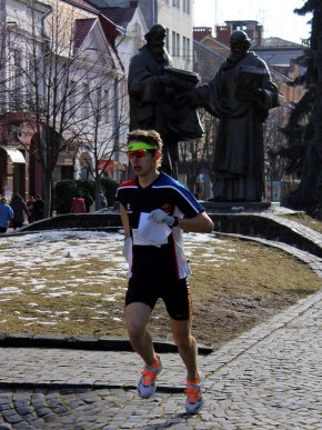 В центрі Мукачева бігали орієнтувальники (ФОТОРЕПОРТАЖ) – 01