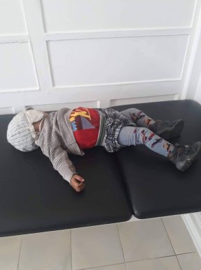 Поліцейські затримали жінку, яка разом із дитиною жебракувала у центрі Мукачева – 02 Поліцейські затримали жінку, яка разом із дитиною жебракувала у центрі Мукачева – 02