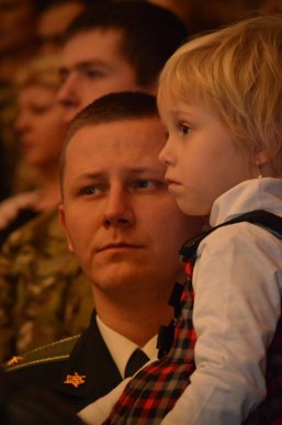 В Ужгороді керівники краю привітали закарпатських військових з Днем Збройних Сил України – 06