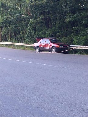 На узбіччі дороги знайшли понівечене авто – 03