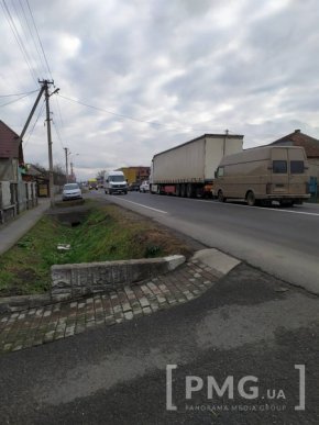 Внаслідок ДТП у Ракошині на трасі Київ-Чоп утворились кілометрові затори – 04