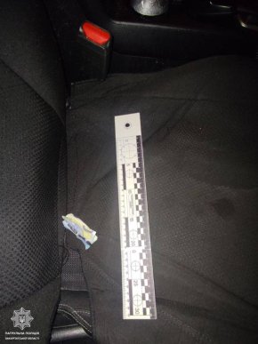 Чоловік намагався дати хабаря патрульним – 01