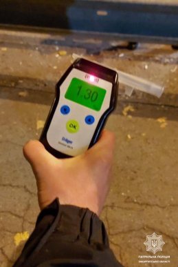 Патрульні "ловлять" п’яних водіїв вантажівок – 04