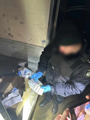 Брали по 4 тисячі доларів: прикордонники розповіли, що коїлось в області – 03