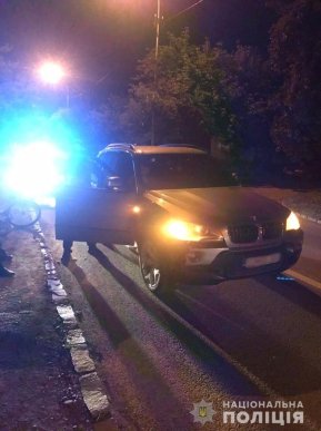 Дуже п’яний чоловік вночі наїхав на велосипедиста – 01 Дуже п’яний чоловік вночі наїхав на велосипедиста – 01