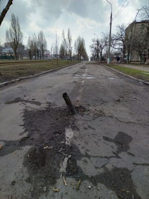 Російські війська знову обстріляли Маріуполь із літаків. Є жертви – 05