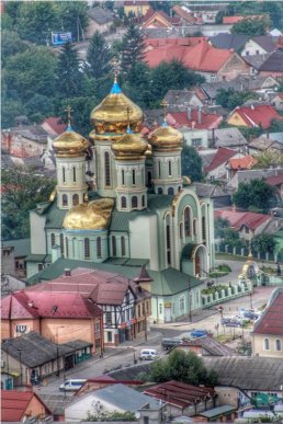 Користувачі соцмереж милуються неймовірними світлинами Хуста з висоти пташиного польоту – 04