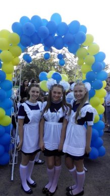 Шкільний фотоальбом: як учні Мукачева 1 Вересня відзначали (ФОТОРЕПОРТАЖ) – 19