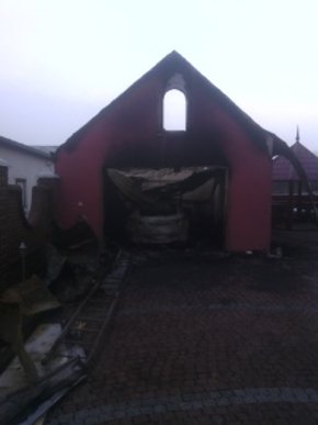 На Рахівщині вогнеборці гасили пожежу в гаражі – 02