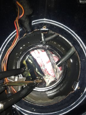 В автомобілі словака прикордонники виявили контрабандні цигарки – 03