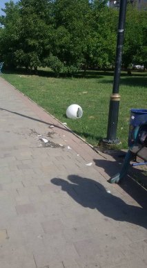 Через вуличний світильник ледь не травмувалася дитина – 03