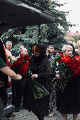 У Мукачеві попрощалися з полеглим на війні Героєм – 05