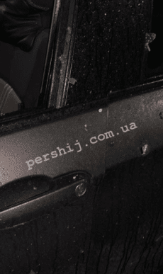 На подвір’я підприємця кинули гранати: з’явились фото з місця події – 04
