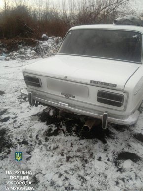 Ужгородські патрульні виявили наркотики у автомобілі "Lada" – 01 Ужгородські патрульні виявили наркотики у автомобілі "Lada" – 01