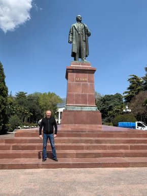 Нестор Шуфрич зробив романтичний подарунок дружині, чим викликав обурення в українців – 03