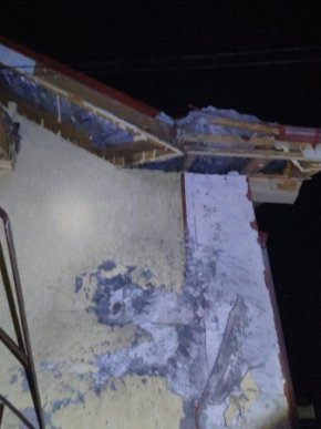 Вночі обстріляли з гранатомета будинок матері відомого закарпатського політика – 03