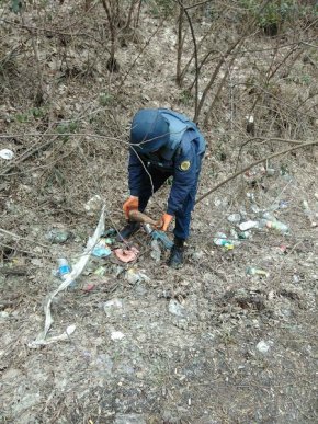 Біля одного з кафе Ужгорода знайшли вибухонебезпечний предмет  – 01