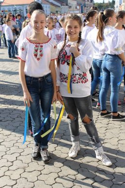 В рамках Дня міста Ужгород відбувся масштабний танцювальний флешмоб – 01