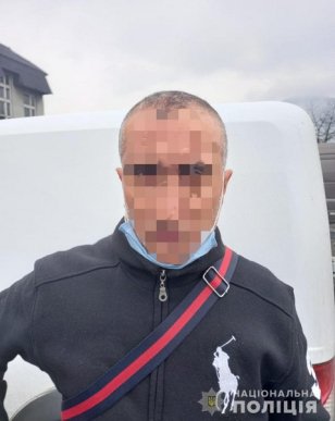 Поліцейські розповіли про затримання у Солотвині – 02