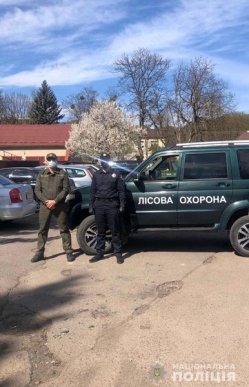 Поліція провела рейди у 7 районах Закарпаття – 04