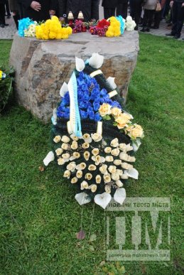 У річницю Майдану мукачівці вшанували пам’ять Небесної Сотні (ФОТОРЕПОРТАЖ) – 04