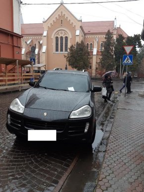 У Мукачеві штрафували водіїв-порушників – 03