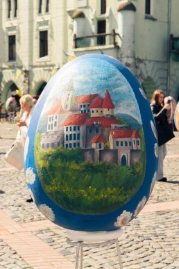 Десятки великих писанок з’явились у центрі Мукачева – 05