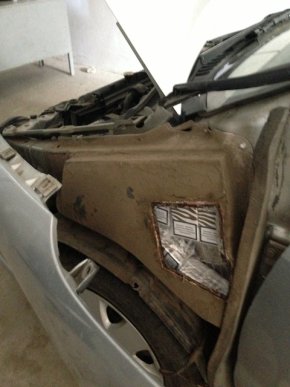 У Малому Березному митники вилучили у контрабандиста "Nissan" за перевезення сигарет – 03 У Малому Березному митники вилучили у контрабандиста "Nissan" за перевезення сигарет – 03