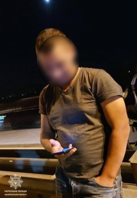 Патрульні "ловлять" п’яних водіїв вантажівок – 01