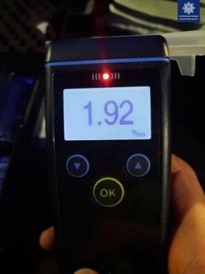 П’яний водій виїхав на зустрічну смугу та зіткнувся з іншим автомобілем – 04