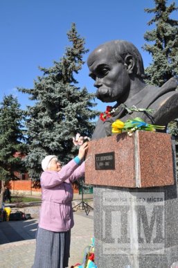 У день 200-річчя від дня народження Тараса Шевченка, мукачівці вшановували його пам’ять (ФОТО) – 17