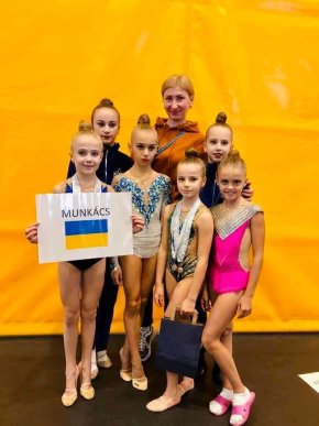 Мукачівські гімнастки привезли призові місця із Будапешта – 01