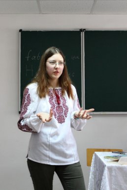 Львівська письменниця Галина Рис презентувала книги ужгородським студентам – 02