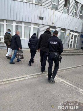 Нацгвардійці, поліцейські, спецпризначенці: що відбувалось на КПП «Ужгород» – 04 Нацгвардійці, поліцейські, спецпризначенці: що відбувалось на КПП «Ужгород» – 04