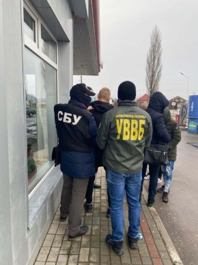 На хабарі затримали двох закарпатських прикордонників – 05 На хабарі затримали двох закарпатських прикордонників – 05