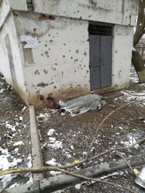 Російські війська знову обстріляли Маріуполь із літаків. Є жертви – 06