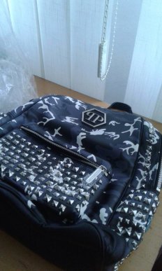 Закарпатські митники вилучили в українця одяг та взуття, вартістю 8 тисяч євро – 01