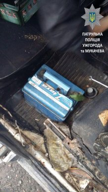 Група осіб грабувала в Ужгороді автомобілі та зливала з бензобаків паливо – 01