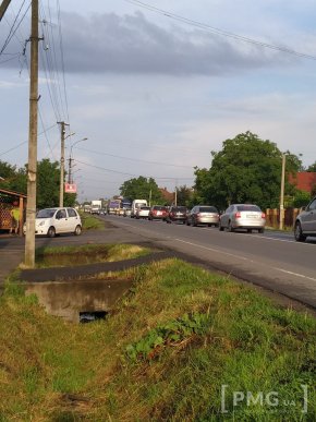 Рух трасою Київ-Чоп в межах Ракошина ускладнено вже 4 години – 09