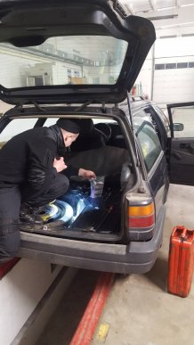 В автомобілі словака прикордонники виявили контрабандні цигарки – 02