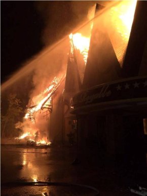 Велика пожежа у Лісарні: горів відомий туристичний комплекс "Belle Royalle"  – 04 Велика пожежа у Лісарні: горів відомий туристичний комплекс "Belle Royalle"  – 04