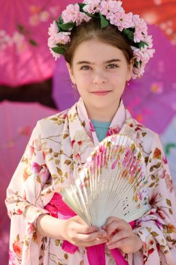 «Острівець Японії»: в Ужгороді провели акцію «Фото патріота» з сакурами – 06