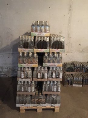 Рекордне затримання: фіскальна служба вилучила алкоголю на понад мільйон гривень – 04