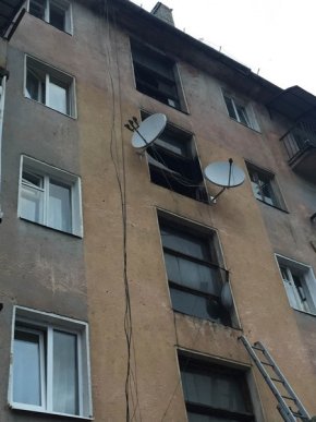 Масштабна пожежа на Закарпатті: троє врятованих та вісім евакуйованих – 02