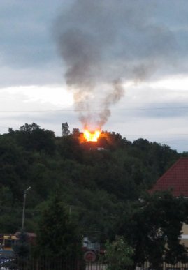 Масштабна пожежа в Ужгороді: згорів будинок, побудований над мікрорайоном Шахта – 05