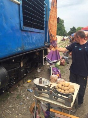 Закарпаття, яке вражає: сільський базар на коліях унікальної вузькоколійки очима проекту "Ukraїner" – 04
