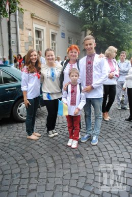 У Мукачеві до Дня Незалежності пройшов традиційний Парад вишиванок (ФОТОРЕПОРТАЖ) – 21