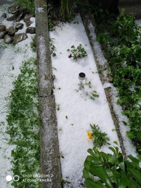 Одне із сіл Закарпаття сьогодні засипало градом – 09